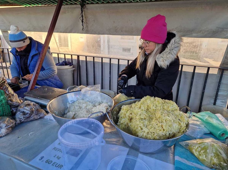 Simona Nemšak že od mladih nog prodaja na osrednji mariborski tržnici. 