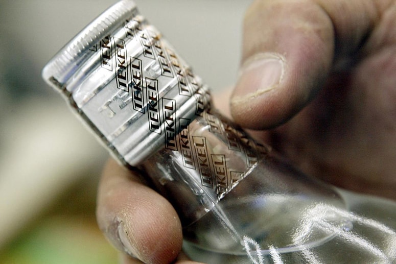 Glavna fotografija članka:Število mrtvih zaradi zastrupitve z alkoholom v Istanbulu naraslo na 19