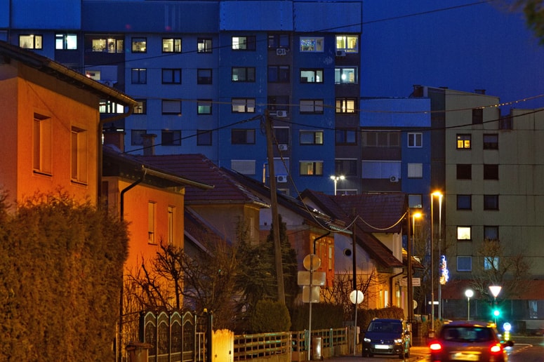 Glavna fotografija članka:(POGLED) Kolumna Vesne V. Godina: Polemike o nepremičninskem davku so normalne. Pa je vlada na njih pripravljena?