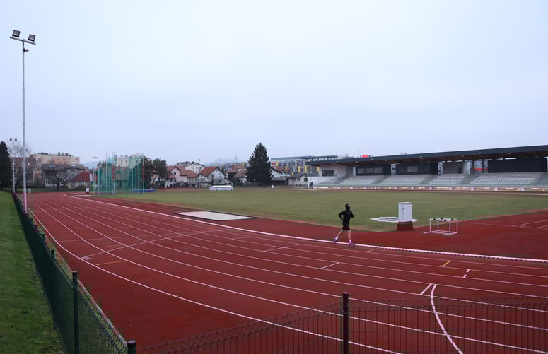 Slabša vidljivost je za tekmovanja problem tudi v oblačnem vremenu. 