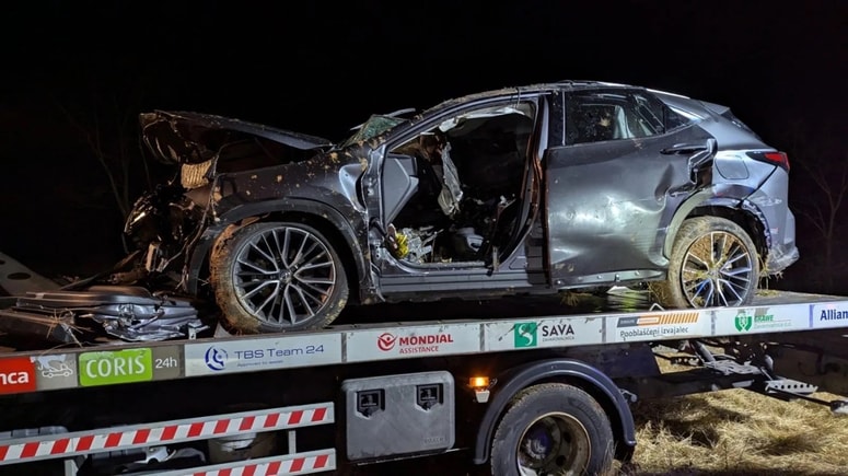 Posledice prometne nesreče na dolenjski avtocesti.