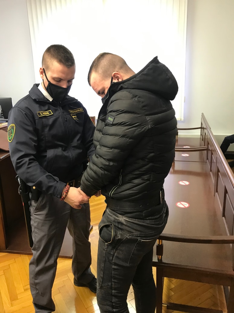 Beno Čuden na sojenju zaradi več tatvin in ropa 