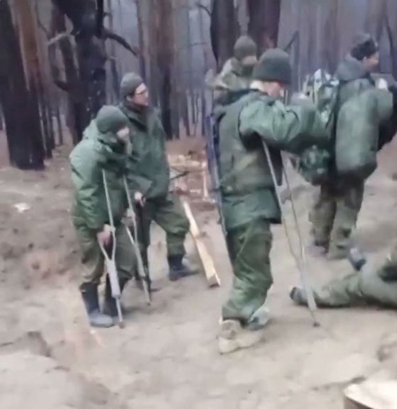 Ruski vojaki na bergljah