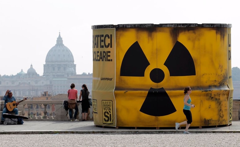Leta 2011 so Italijani na referendumu glasovali o morebitni vrnitvi k jedrski energiji, a so jo zavrnili.