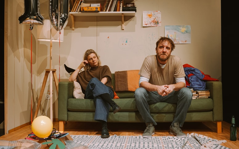 Jana Zupančič in Matej Puc v predstavi Zakaj sva se ločila 