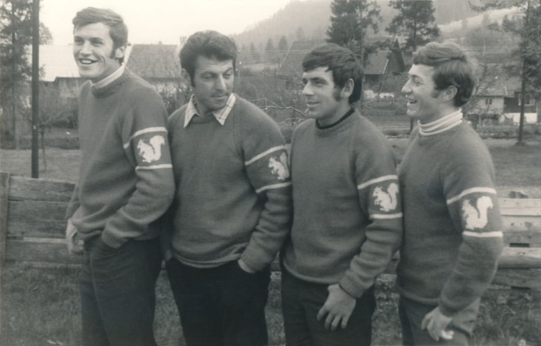 Ustanovna četverica Mojstranških veveric na fotografiji iz leta 1968: Janko Ažman, Klavdij Mlekuž, Zvone Kofler in Janez Brojan 