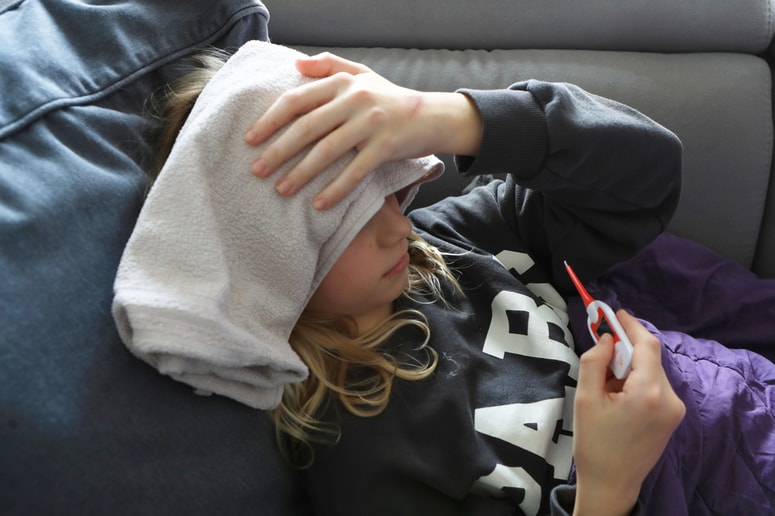 Slabo počutje otroka lahko starši pogosto "pozdravijo" sami, a bolniški stalež kljub temu potrebujejo.