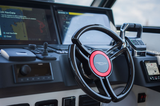 Glavna fotografija članka:Volani za motorna plovila