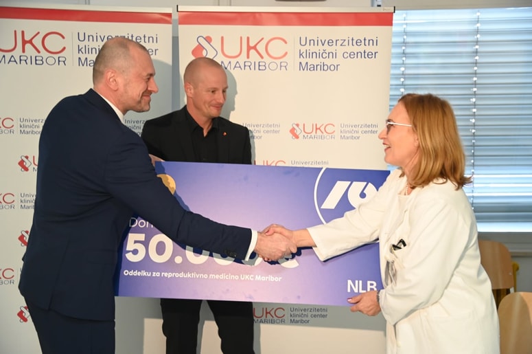 Predstojnici oddelka so predali bon v višini 50.000 evrov