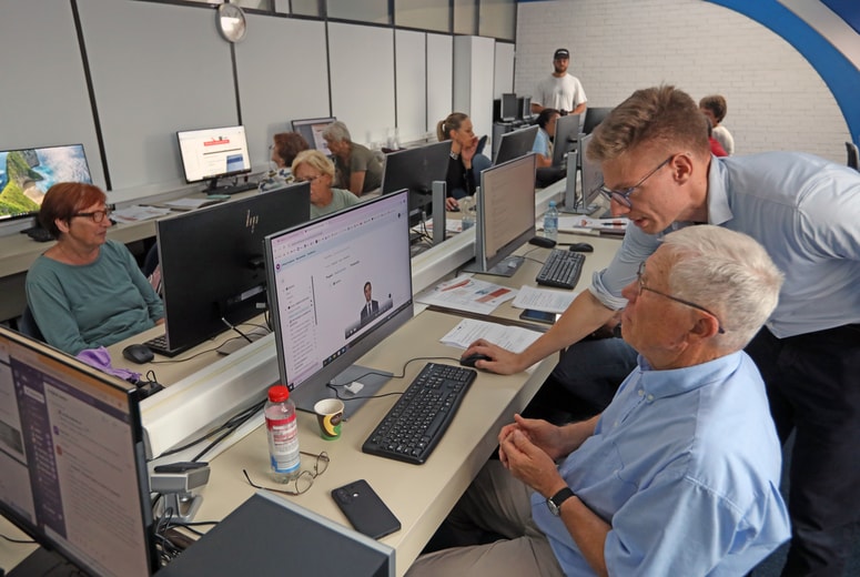 Doselj je na Academii tečaje digitalne pisemnosti uspešno zaključilo več kot 300 udeležencev.