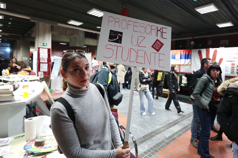 Jelena Kleut je profesorica na filozofski fakulteti v Novem Sadu