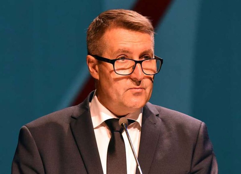 Postopek razrešitve Zorana Hoblaja v pričakovani smeri. 