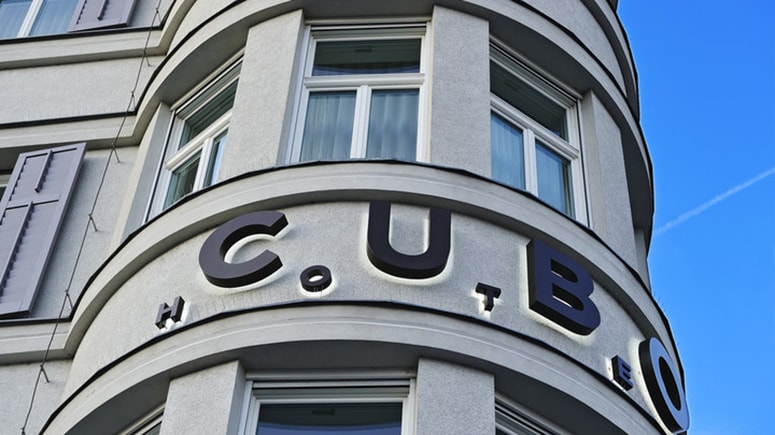 Glavna fotografija članka:Nepremičninski mogotec iz Sarajeva je od Rusov kupil prestižni hotel v Ljubljani