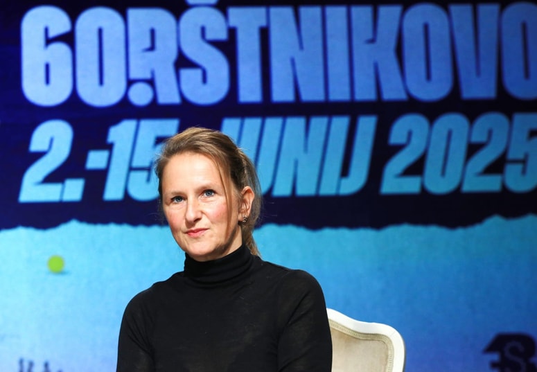 Ajda Rooss: "Osebno me pri tej generaciji najbolj navdihuje prav njihova sposobnost sinteze – zmožnost povezovanja estetske brezkompromisnosti s človeško občutljivostjo." 