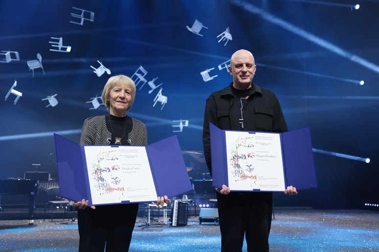 Prešernova nagrajenca Dragica Čadež in Dragan Živadinov. 