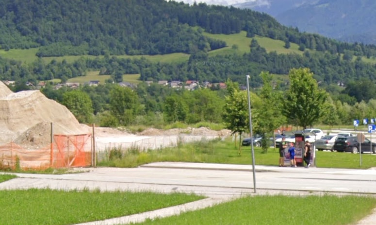 Urejanje novega parkirišča na Bledu je steklo.