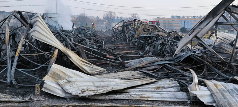 Jutro po obsežnem požaru na Teznu. 