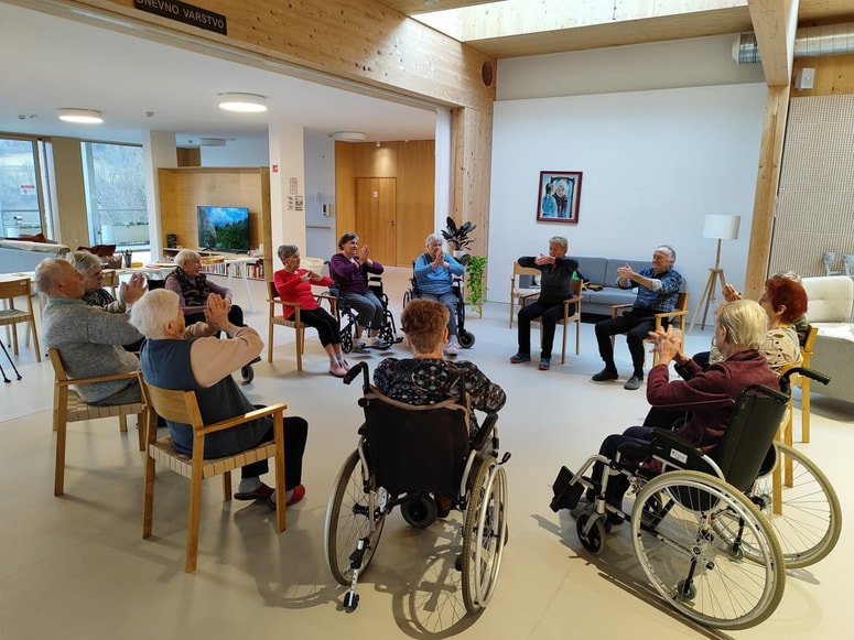 Zaposleni se trudijo, da so dnevi stanovalcev in tistih, ki v dom prihajajo v dnevno varstvo, karseda pestri.