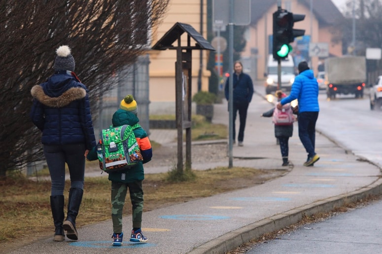 V ponedeljek bodo mariborske osnovne šole ponovno odprle vrata za učence in učenke. 