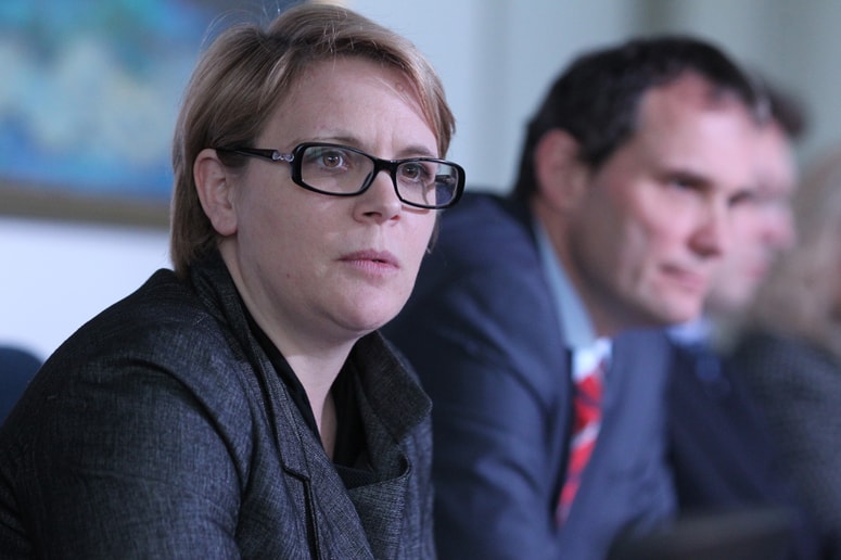 Na vrh ZPIZ-a naj bi si ob Papežu želela tudi Anja Kopač.