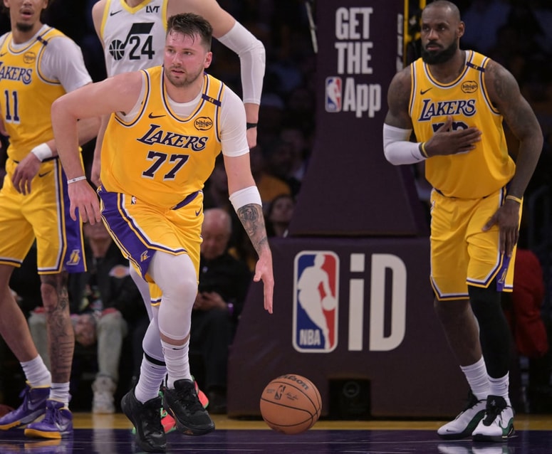 Glavna fotografija članka:Liga NBA odobrila prodajo Los Angeles Lakers. Kdo kupuje Dončićev klub?