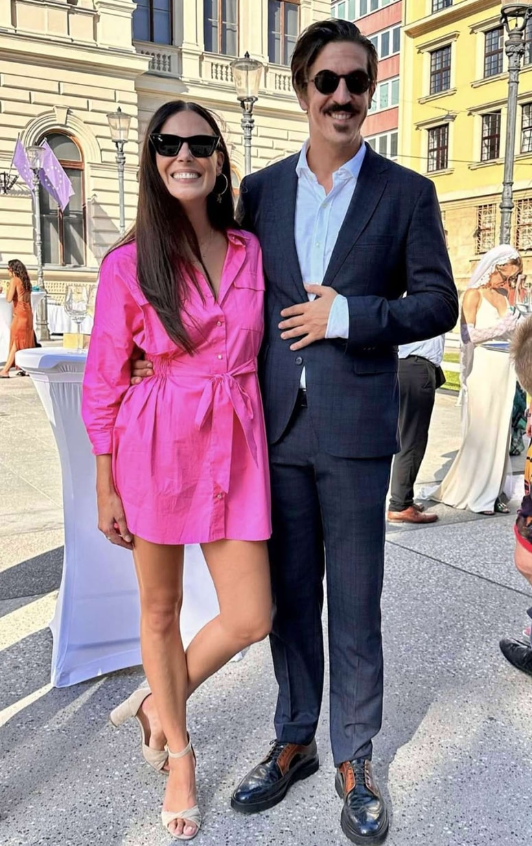 Ula Furlan in Domagoj Janković mehko letita na krilih ljubezni. 