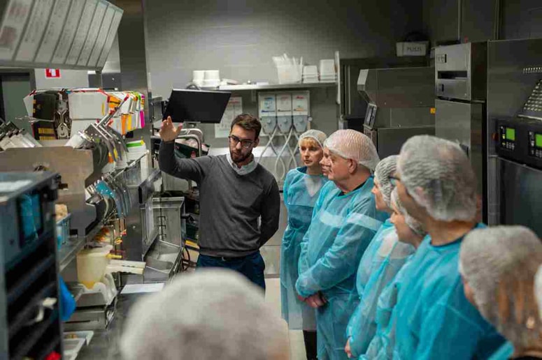 Tura po restavraciji na Šmartinski cesti v Ljubljani. 