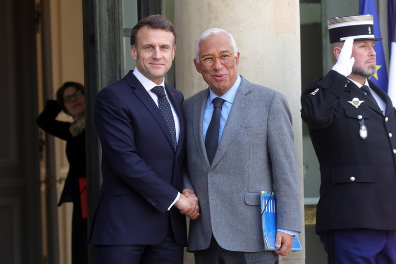 Costa (desno) je sklical izredno zasedanje Evropskega sveta. 