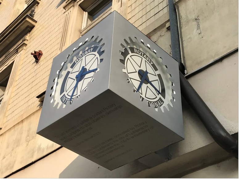 Rotarijska ura na Ajdovščini praznuje 20. obletnico. 