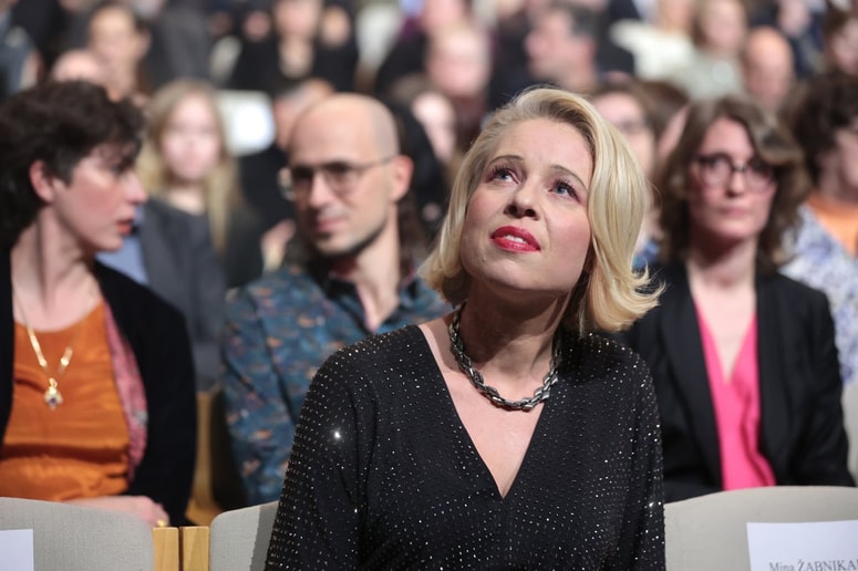 Glavna fotografija članka:"Je izredno dober človek, stal mi je ob strani ..." Urška Klakočar Zupančič razkrila, kakšen odnos ima z bivšim možem