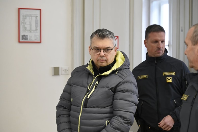 Darko Terboča je v stanju neprištevnosti svoji materi vzel življenje. 