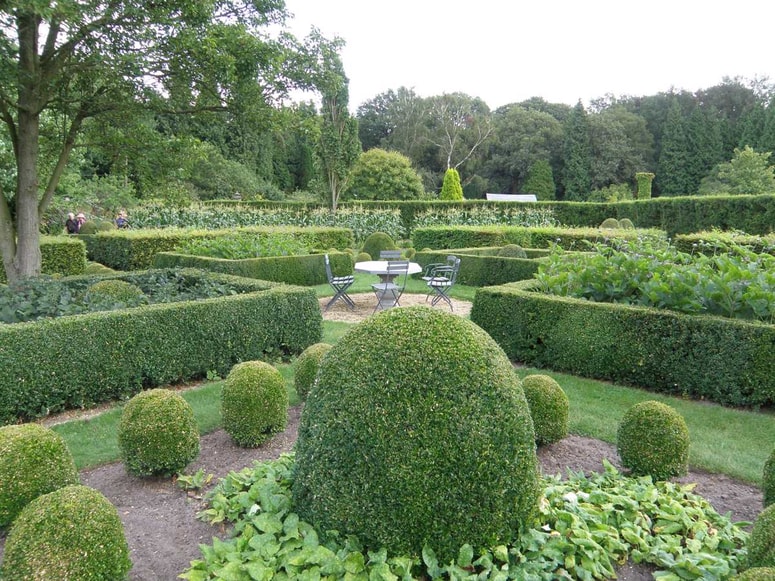 Glavna fotografija članka:Ureditev vrta: Skriti kotički za posebne trenutke