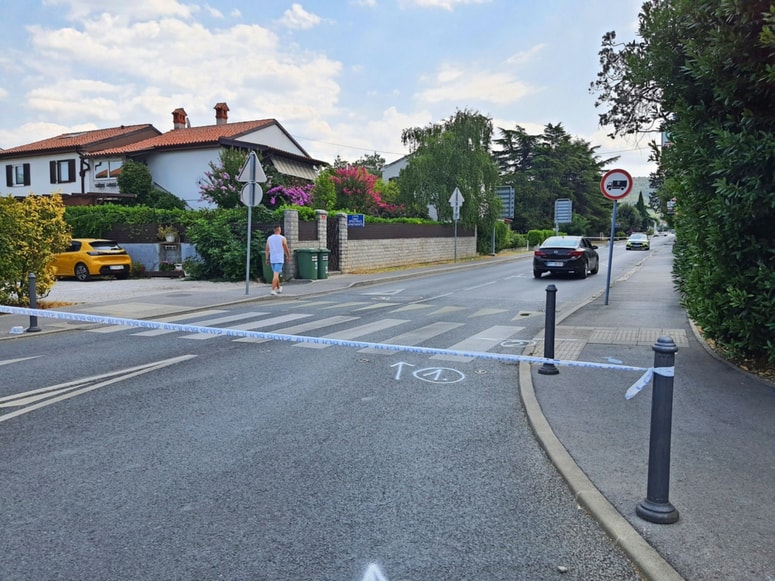 Prizorišče hude prometne nesreče, po kateri je julija 2022 v bolnišnici umrla 58-letna domačinka.