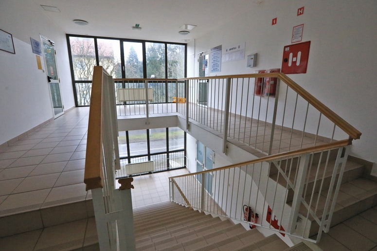 Glavna fotografija članka:(MESTNI INŠPEKTOR) Starši opozarjajo na otežen dostop do otroške zobozdravstvene ambulante