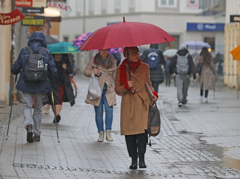 Fotografija je simbiolična.