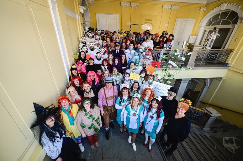 Glavna fotografija članka:(FOTO) Našemili so se tudi na mariborski občini, župan Arsenovič kot ...