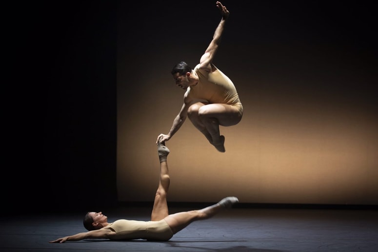 Prizor iz koreografije Cluster