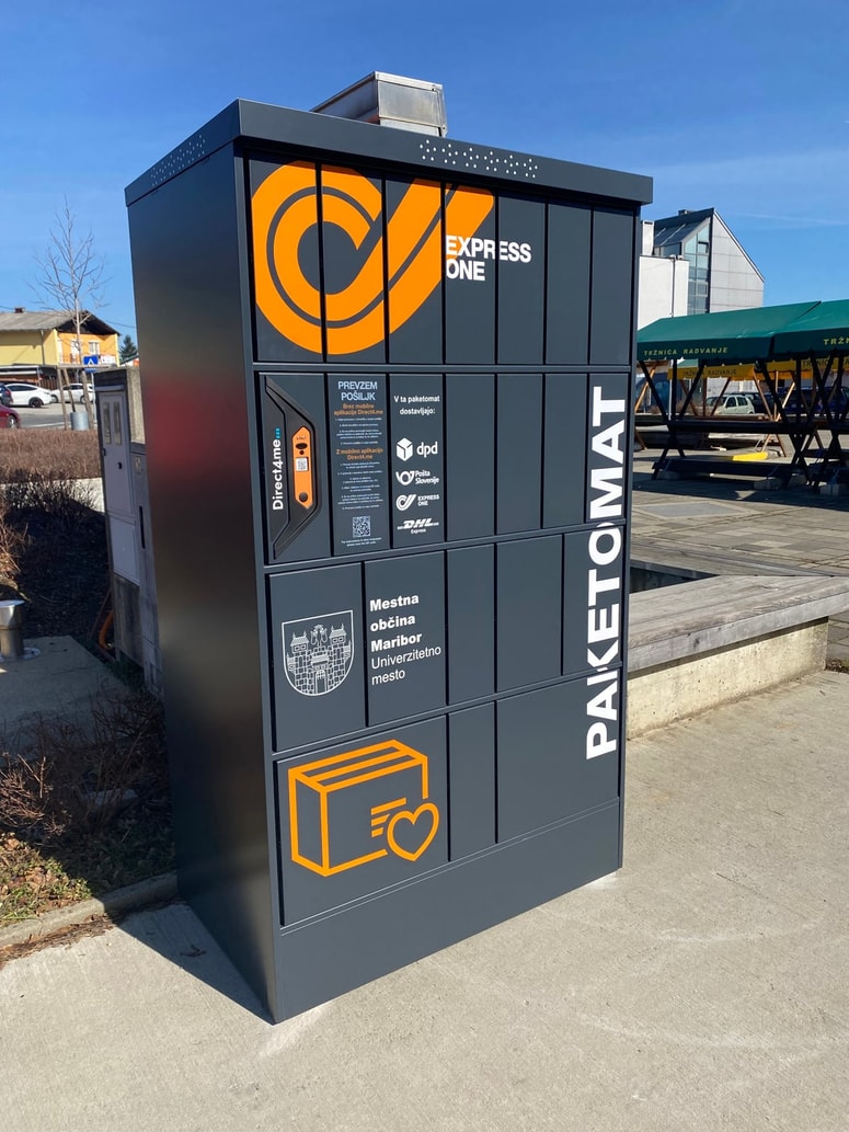 Paketomat je že postavljen v neposredni bližini tržnice v Radvanju. 