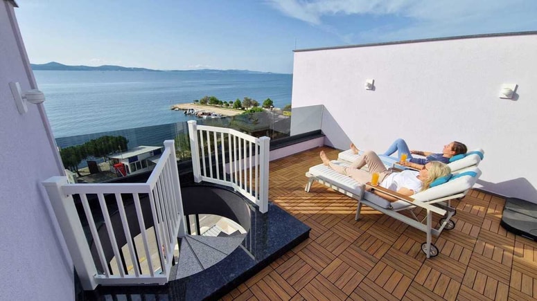 Glavna fotografija članka:Pomlad je pravi čas za prenovo balkonske ali dvoriščne ograje