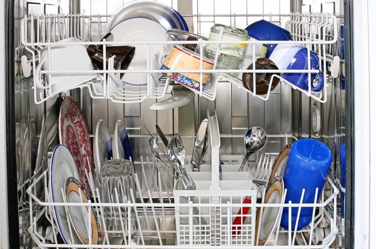 Pri manjših oblogah vodnega kamna pomaga tudi zobna pasta.