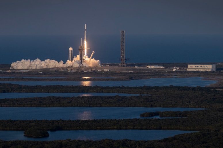 Izstrelitev vesoljskega plovila Dragon podjetja SpaceX