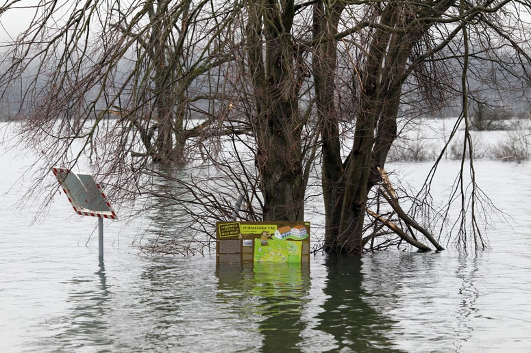 Poplava na Planinskem polju. Fotografija je simbolična.
