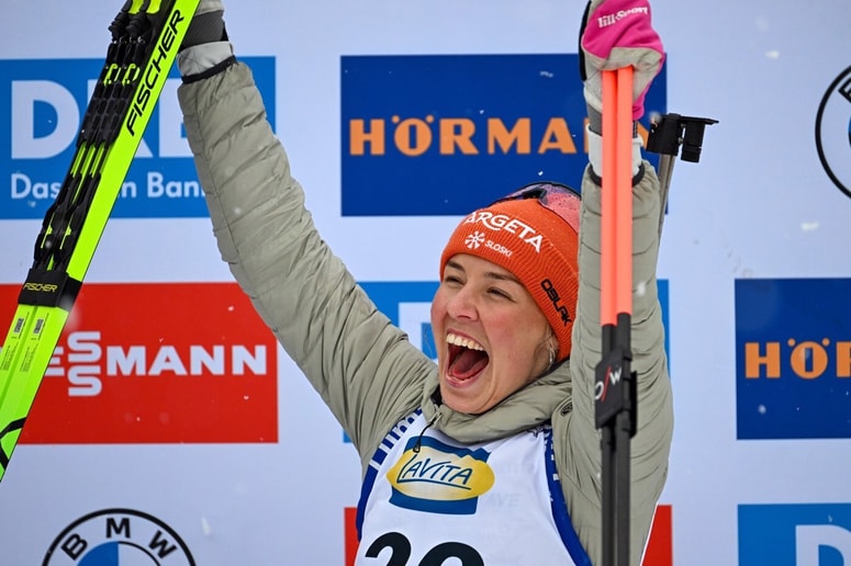 Anamarija Lampič ima tudi na tekmah fanta vedno nekje blizu. 