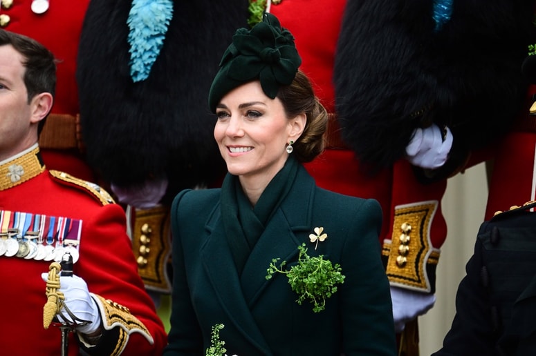 Ni naključje. Valižanska princesa Kate se je ob godu svetega Patrika odela v zelen plašč, pa tudi kak guinness je tisti dan zvrnila.
 