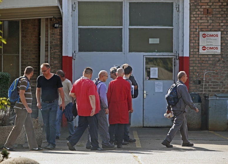 Še oktobra 2020 je v tovarni Cimosa v Mariboru delalo 300 ljudi, ta čas jih dela le še 45, od katerih naj bi jih 35 odpustili. 