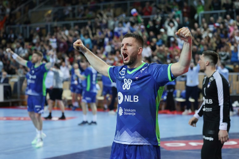 Glavna fotografija članka:Slovenski rokometni as gre po poti Uroša Zormana