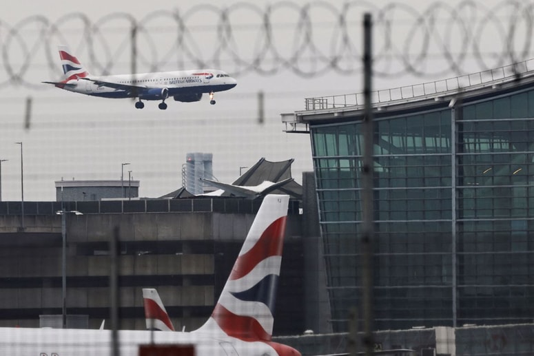 Glavna fotografija članka:Električna oskrba vzpostavljena, londonsko letališče Heathrow znova odprto in deluje brez motenj