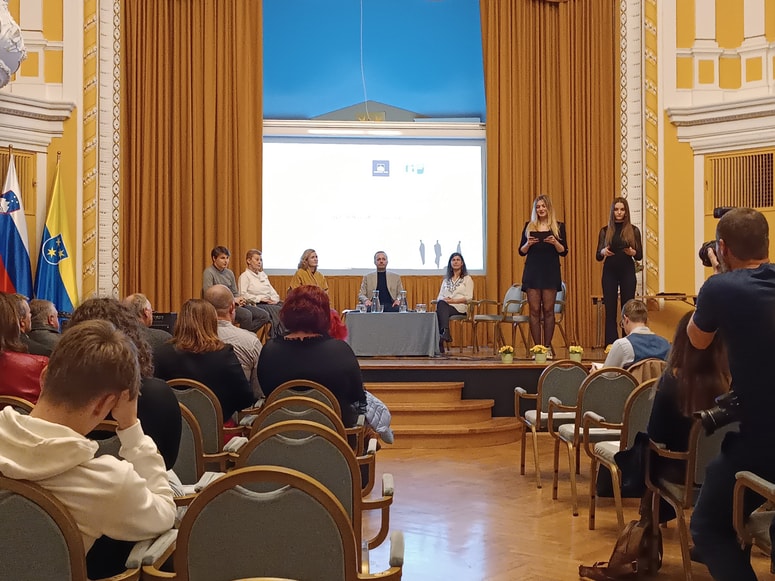 Celjske gimnazije, debata Ali šola še vzgaja 