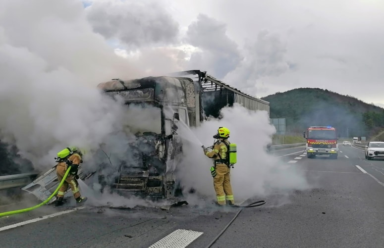 Glavna fotografija članka:(FOTO) Pred počivališčem je opazil dim iz motorja, potem se je vse zgodilo bliskovito