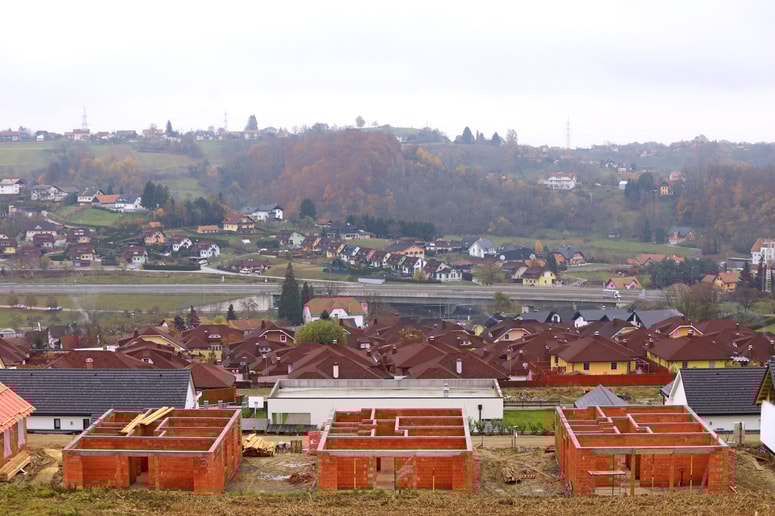 Glavna fotografija članka:(REKLI SO) Nina Granda: Da bi državo razumeli kot mesto